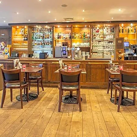 호텔 Fletcher Hotel-restaurant 4*